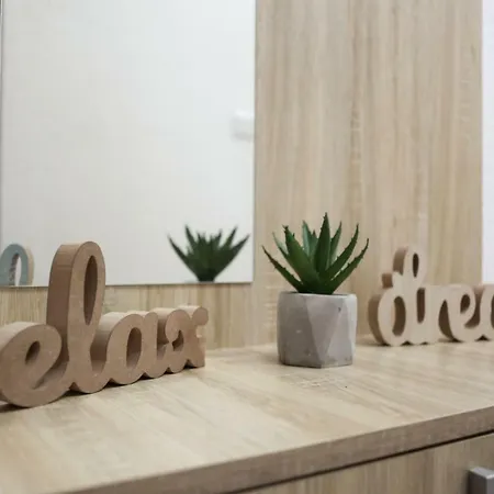 Station Apartment *